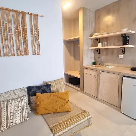 Aparthotel Artemis Makrýgialos