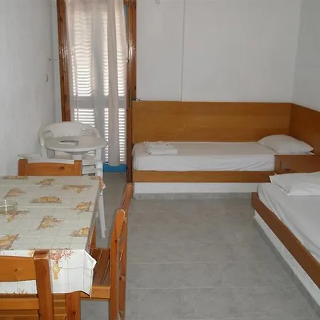 Aparthotel Artemis 2*