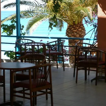 Aparthotel Artemis Makrýgialos