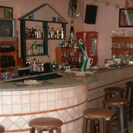 Artemis Aparthotel Makrýgialos